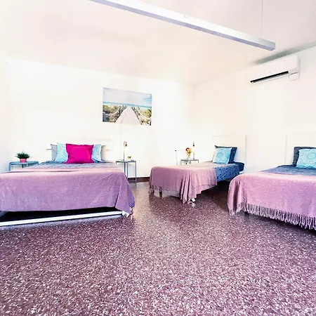 By Cathedral Hostel Barcelona